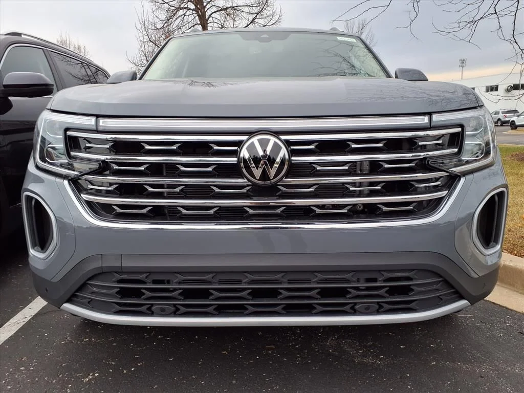 New 2026 Pure Gray Volkswagen 2.0T SEL image 3