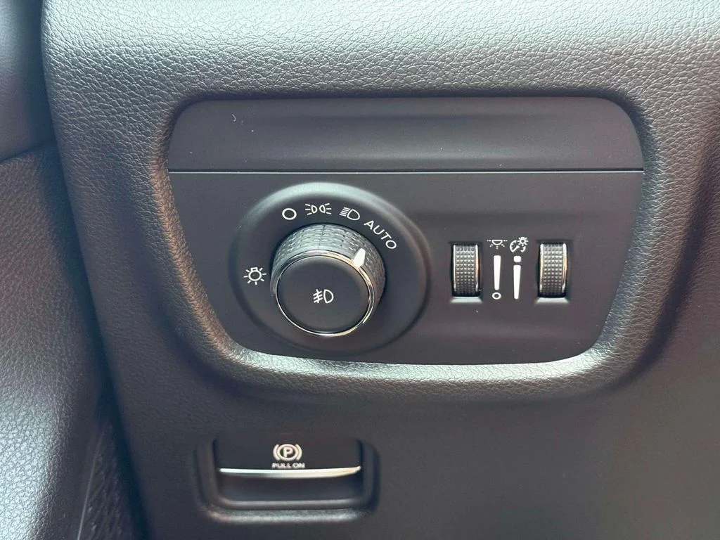 New 2026 Silver Jeep Limited image 19