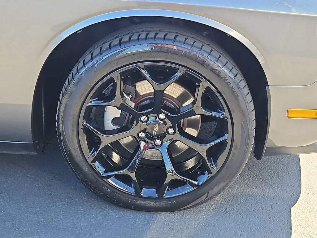 Used 2011 Mineral Gray Metallic Clearcoat Dodge R/T image 29