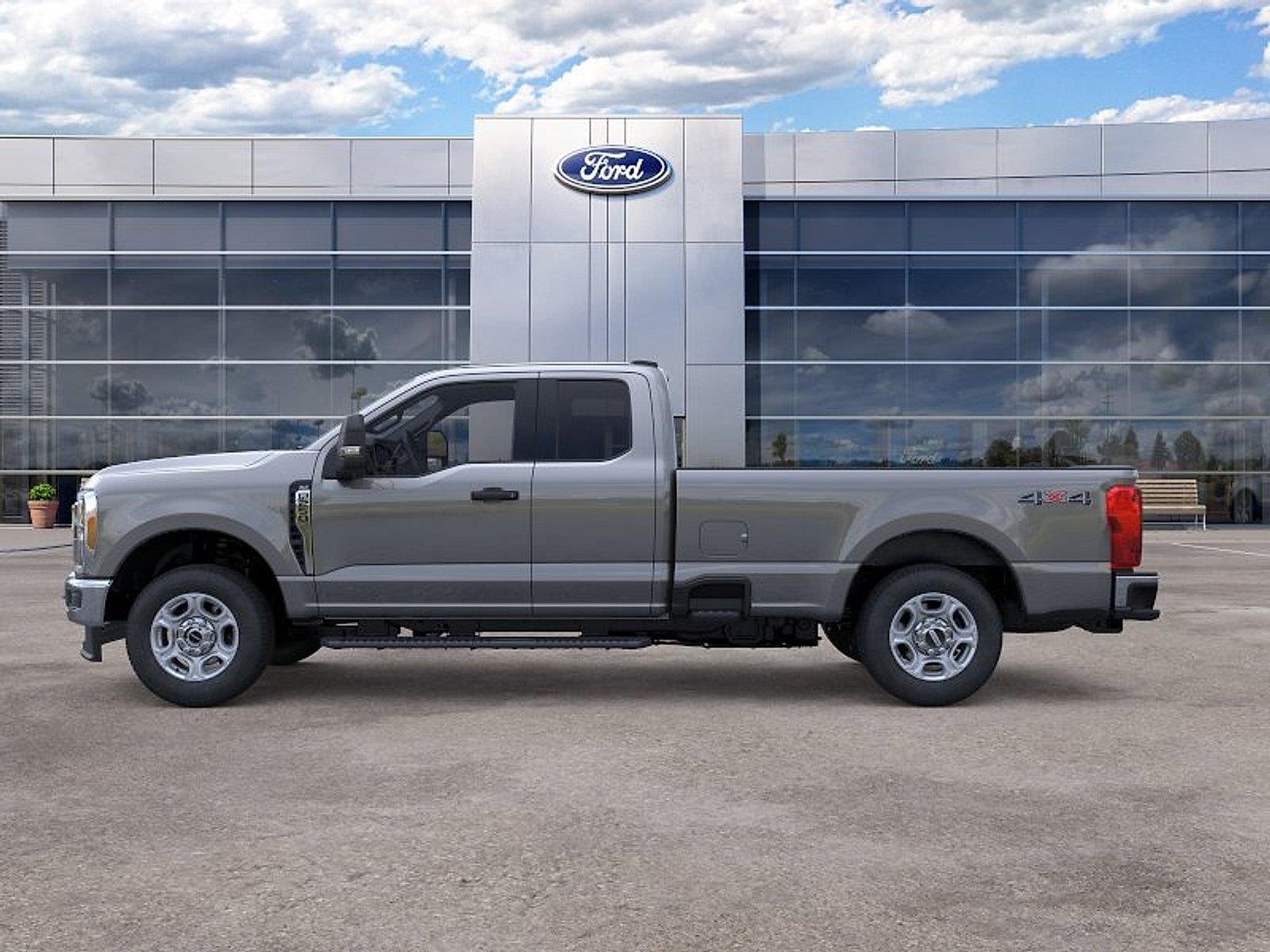 New 2026 Carbonized Gray Metallic Ford XLT image 3