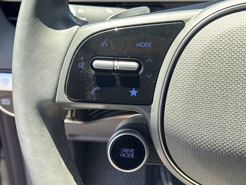 Certified Used 2024 Black Hyundai SEL image 8