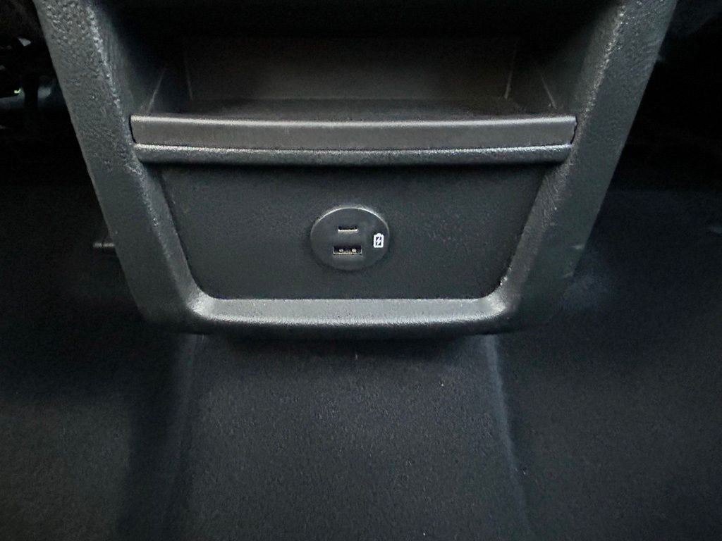 Used 2022 Silver Ford SE image 29