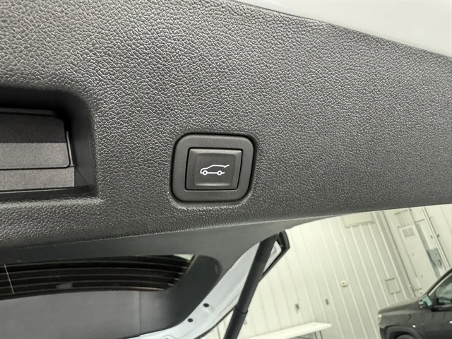 Used 2025 WHITE BUICK Preferred image 52