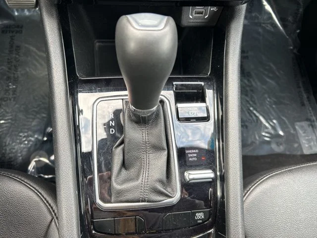 Used 2024 White Jeep Limited image 39