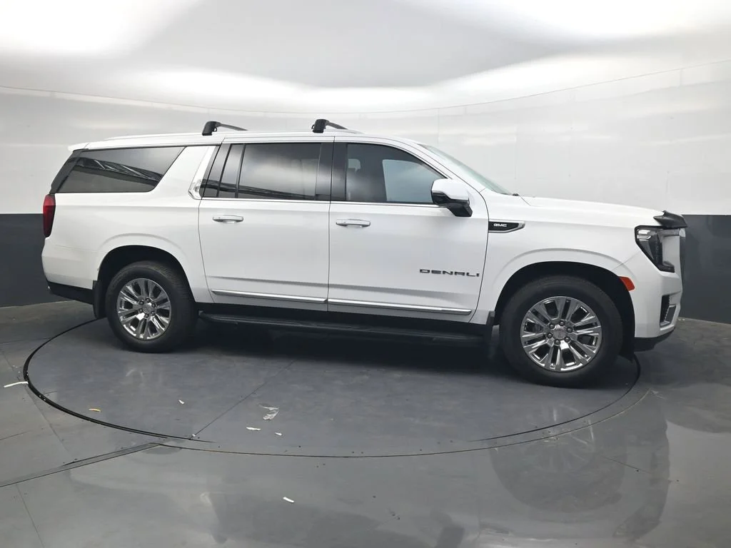 Used 2021 White GMC Denali image 4