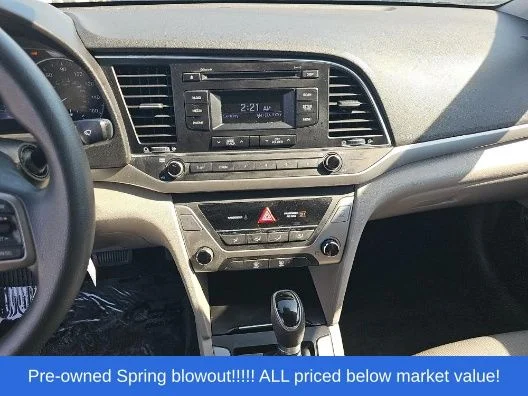 Used 2017 Blue Hyundai SE image 11