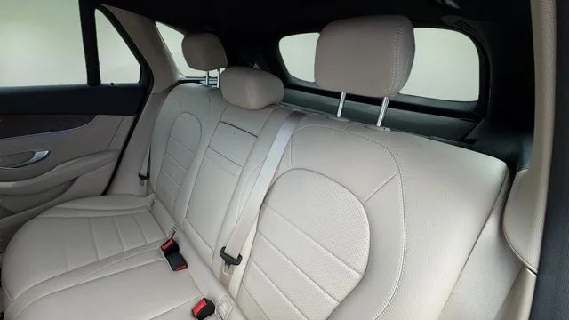 Used 2021  Mercedes-Benz GLC 300 image 19