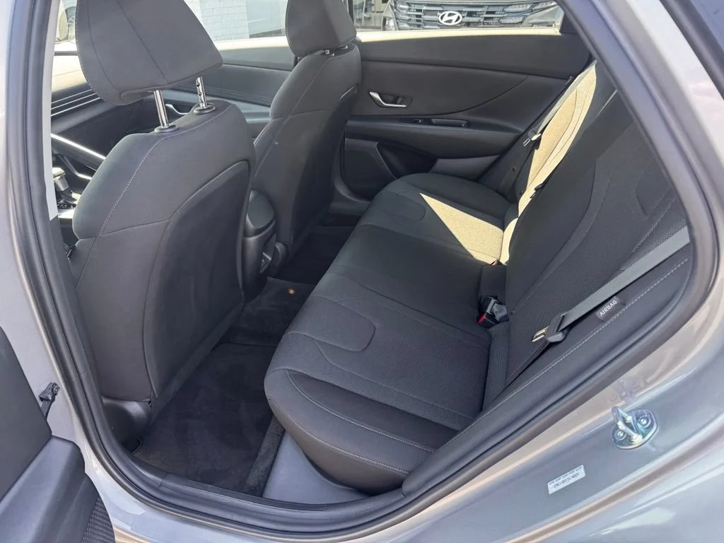 Used 2026 Fluid Metal Hyundai SE image 17