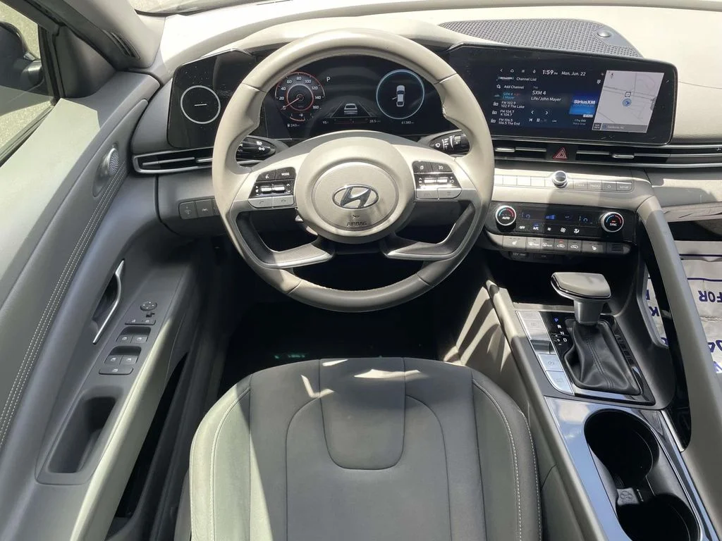 Used 2023 Black Hyundai SEL image 11