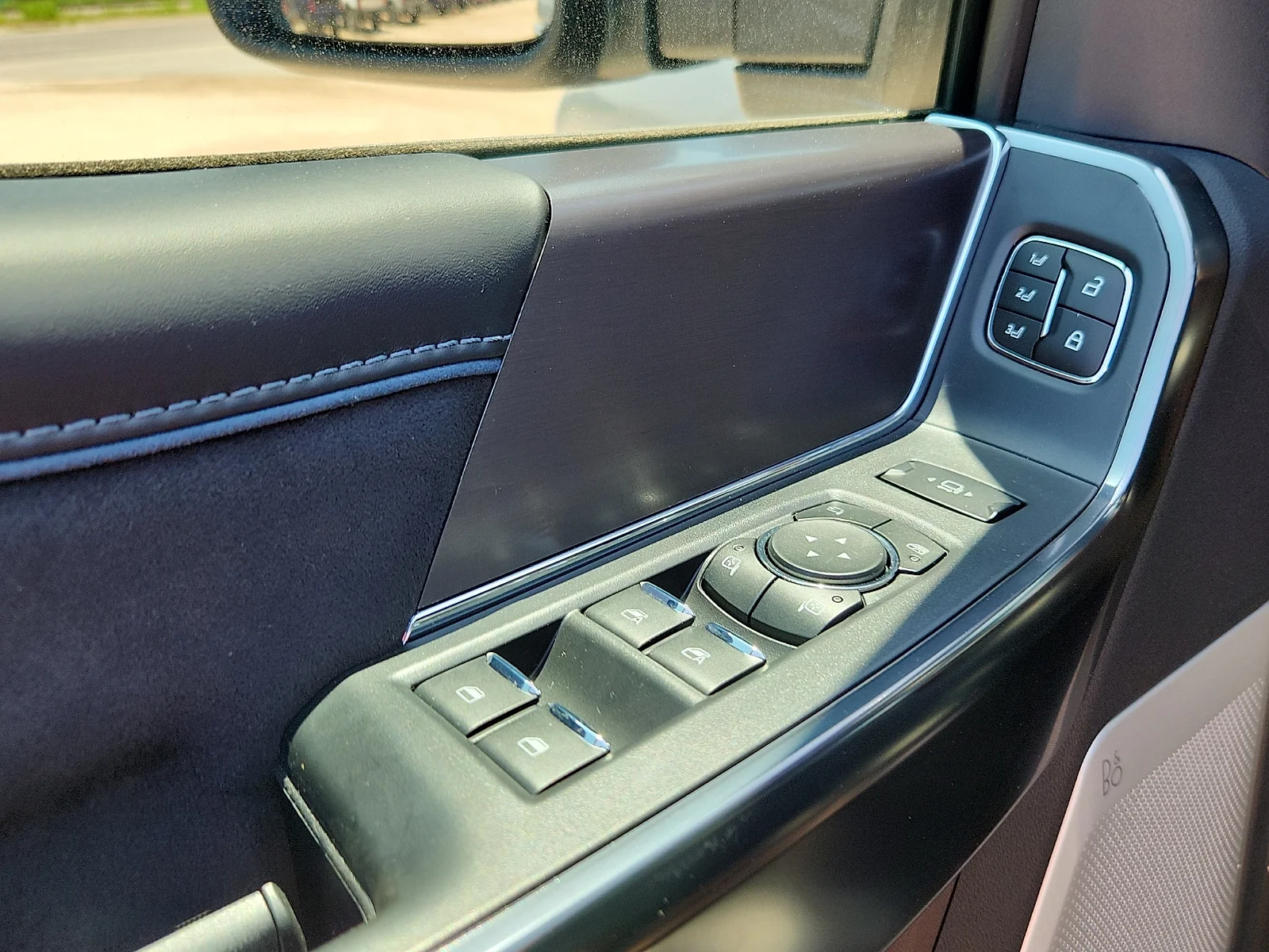 New 2026 Glacier Gray Metallic Tri-Coat Ford F-250® Platinum® image 15