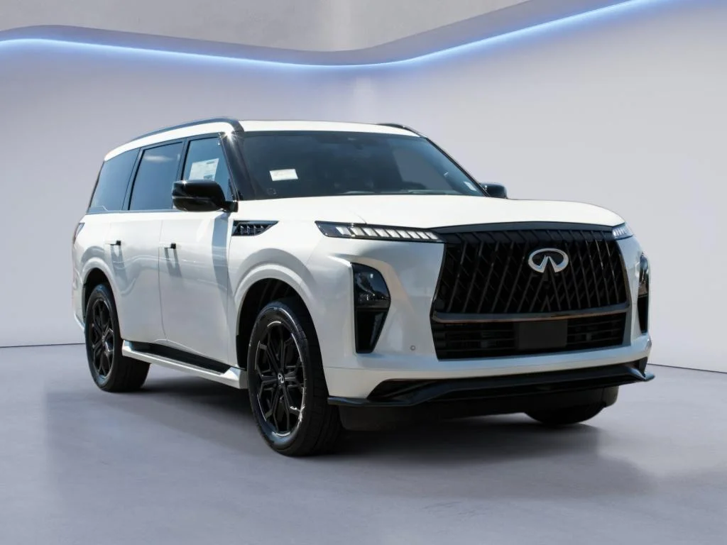 New 2027 RADIANT WHITE INFINITI Sport 4WD image 3