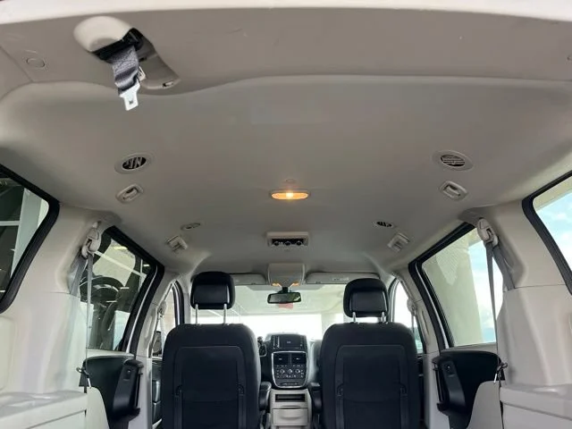 Used 2019 White Knuckle Clearcoat Dodge SE image 49