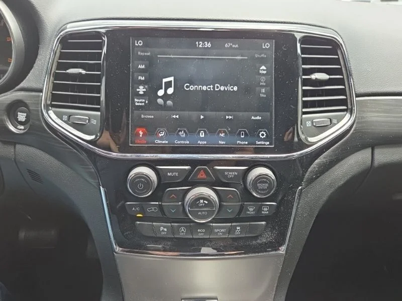 Used 2020 Black Jeep Altitude image 13