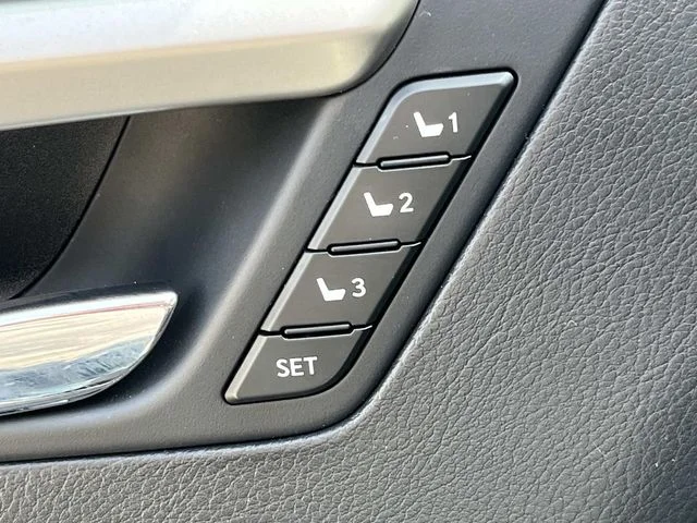 Used 2017 White Lexus 350 image 29