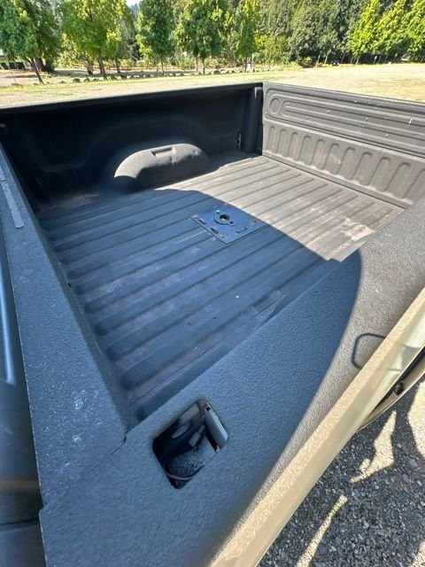 Used 2006 Bright Silver Metallic Dodge SLT image 18