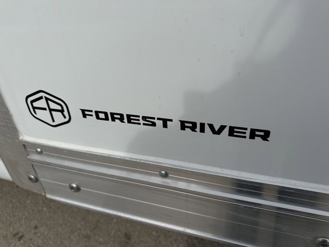 New 2025 Summit White Chevrolet 2WT image 6