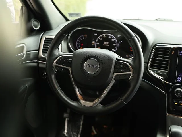 Used 2019 Bright White Clearcoat Jeep Limited image 27