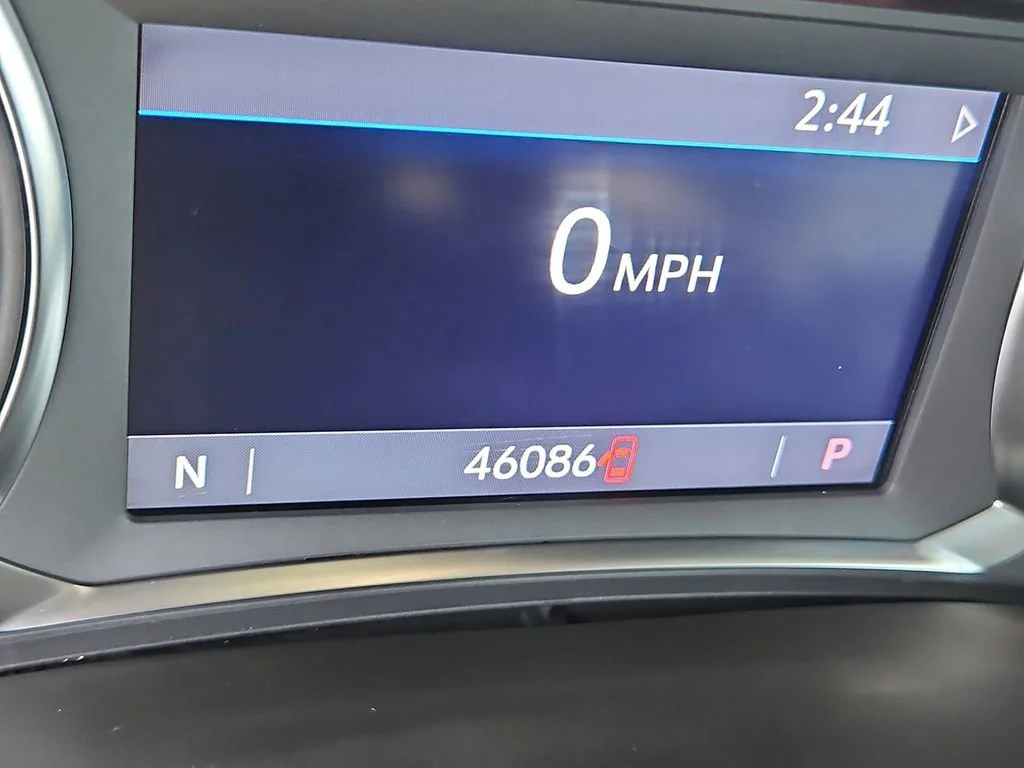 Used 2023 Summit White Chevrolet LT Cloth image 29
