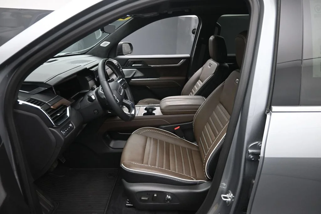 Used 2026 Silver GMC Denali Ultimate image 17