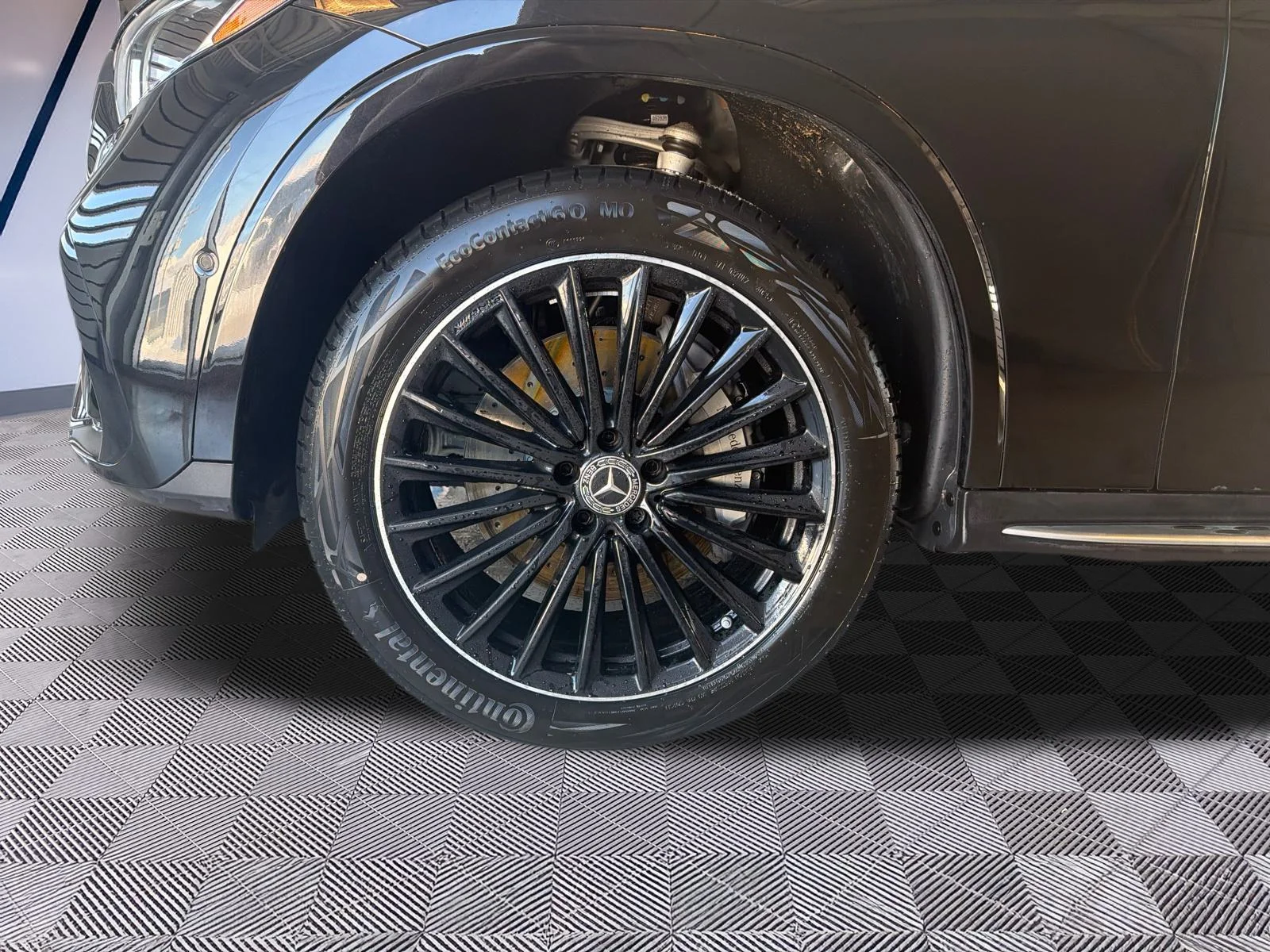 New 2026 Black Mercedes-Benz GLC 350e 4MATIC SUV image 3