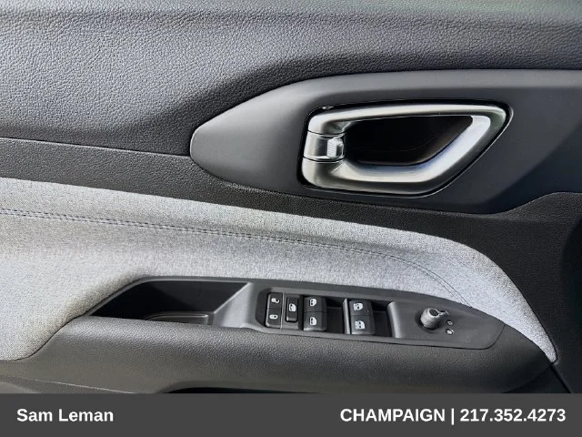 New 2026 Black Jeep Latitude image 17