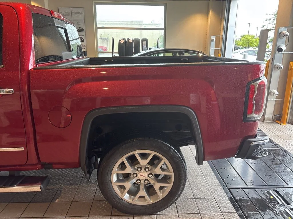 Used 2018 Red GMC SLT image 22