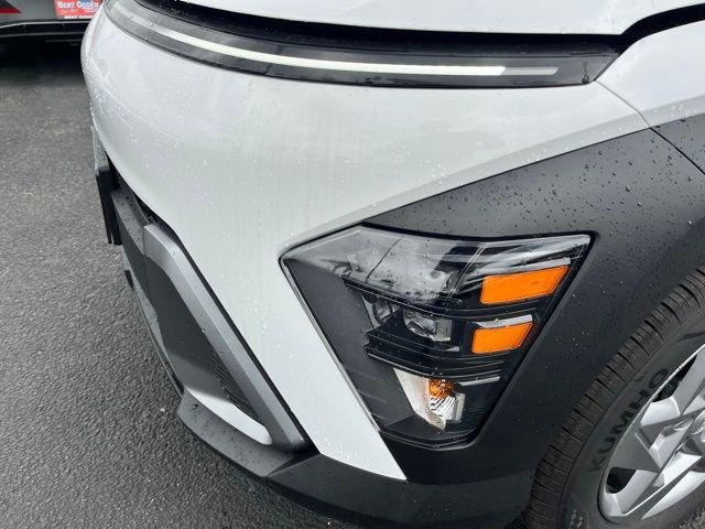 New 2026 White Hyundai SE FWD image 13