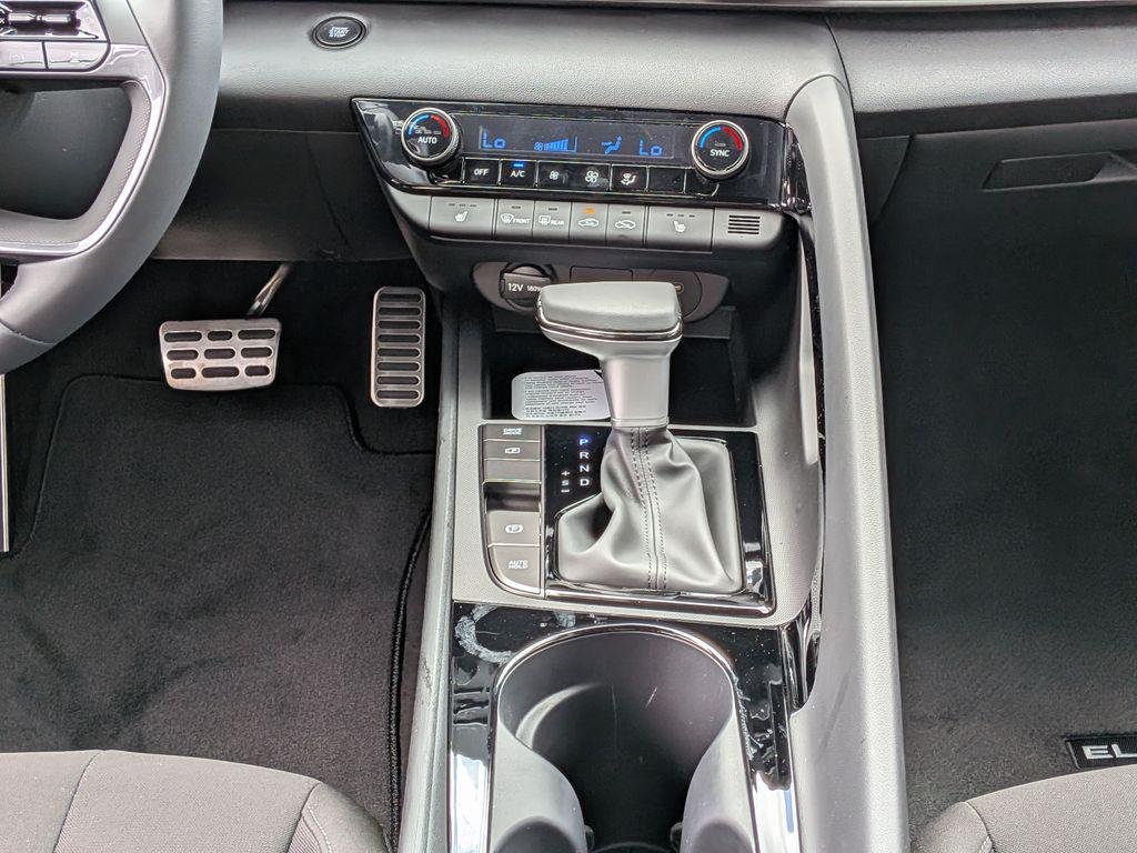 New 2026 White Hyundai SE image 17