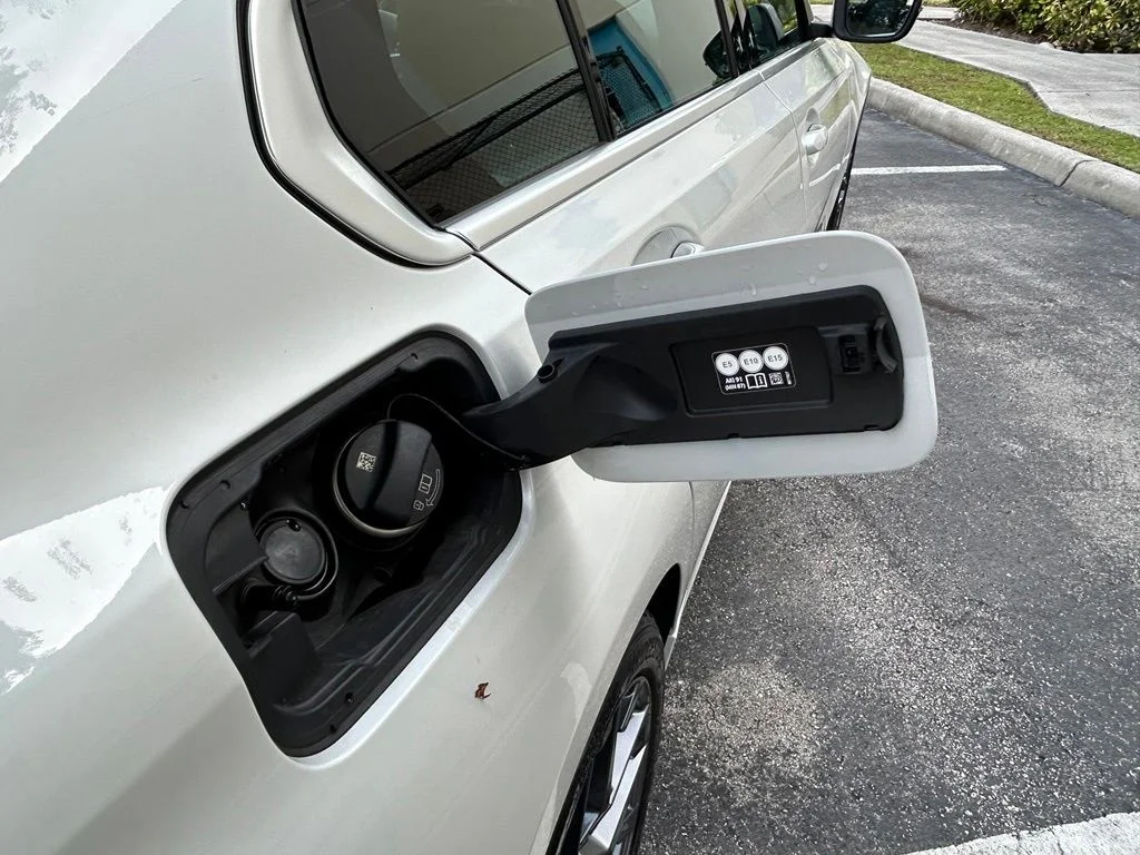 Used 2025 White BMW 330i image 37