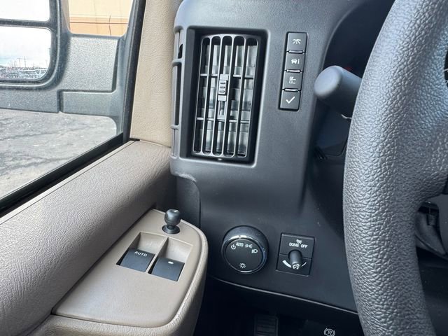 2025 Chevrolet Express Cargo Work Van - Photo 16
