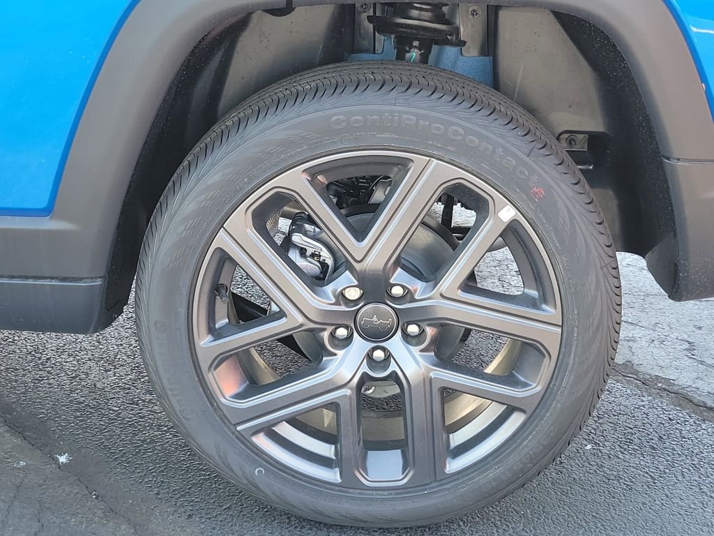 New 2026 Hydro Blue Pearlcoat Jeep Limited image 4