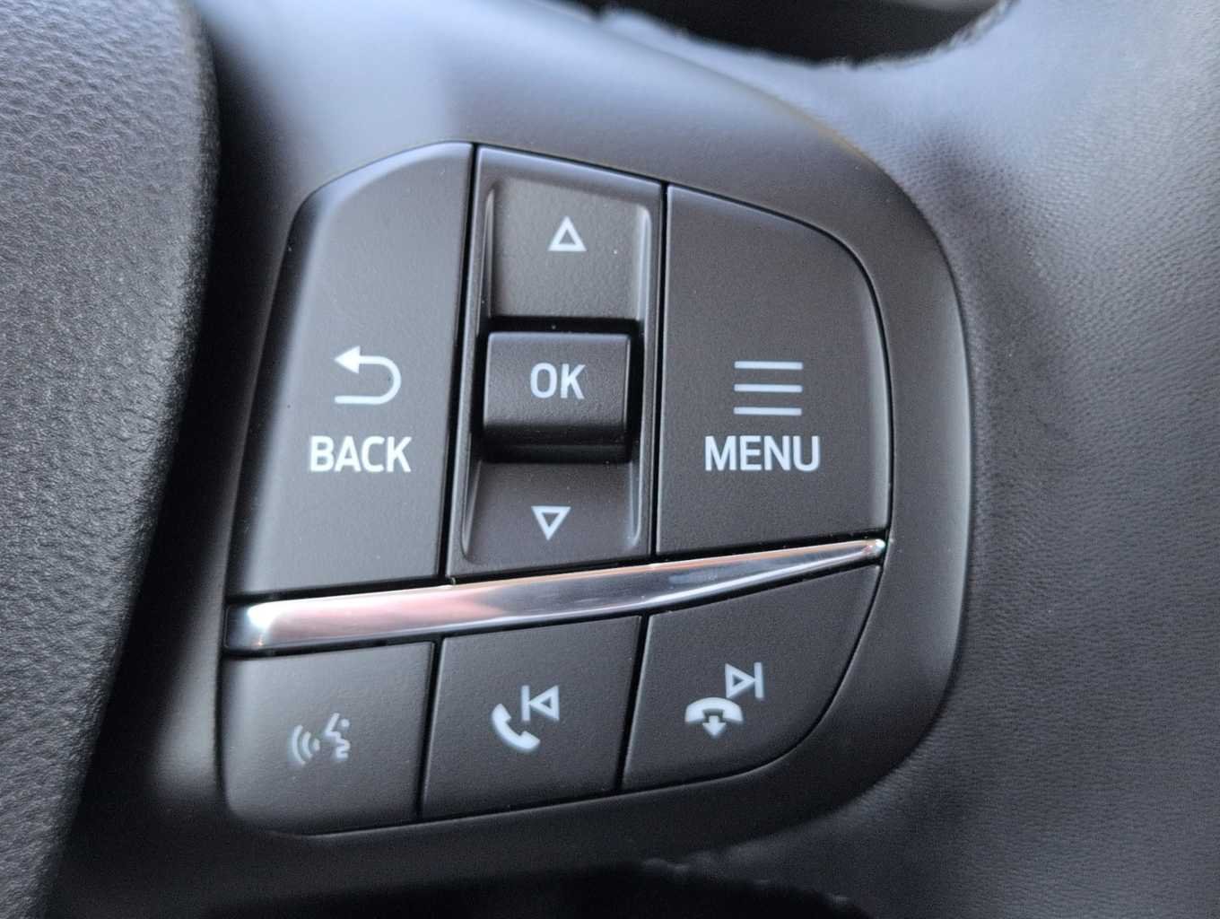 New 2025 Carbonized Gray Metallic Ford Outer Banks® image 22