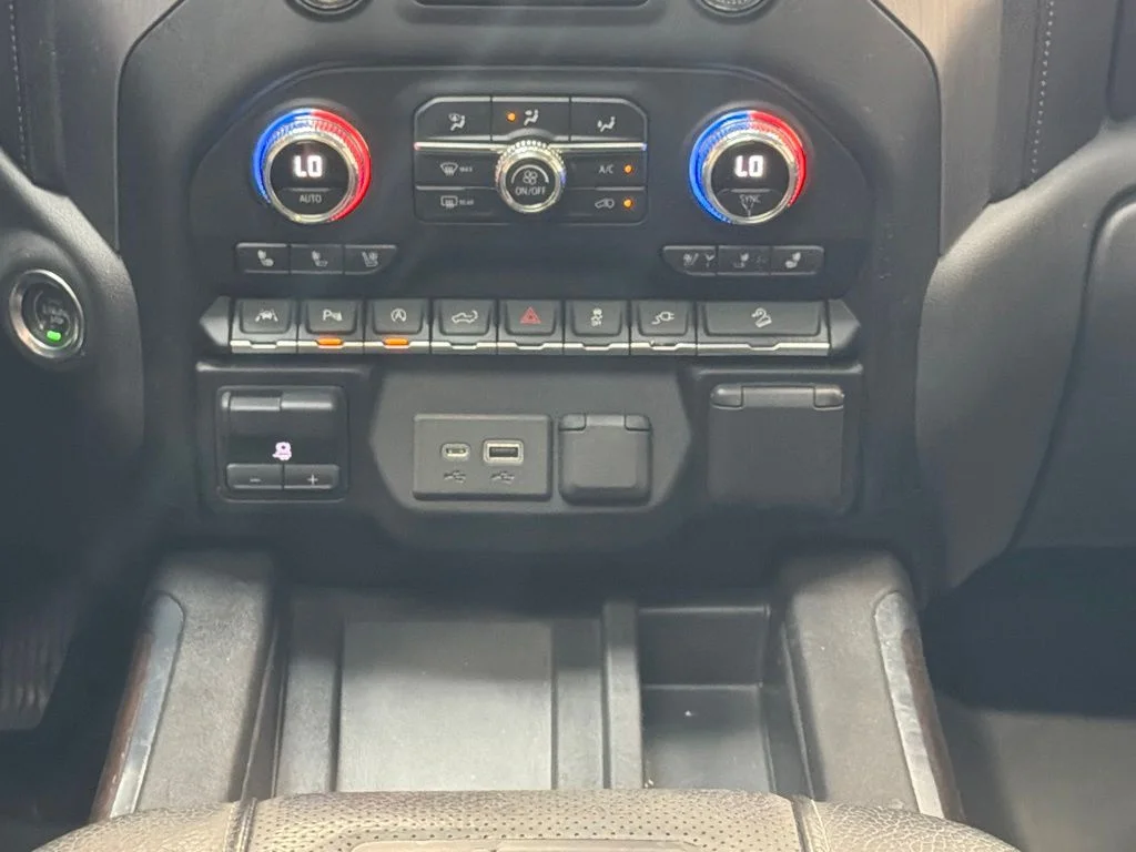 Used 2020 White Frost Tricoat GMC Denali image 18