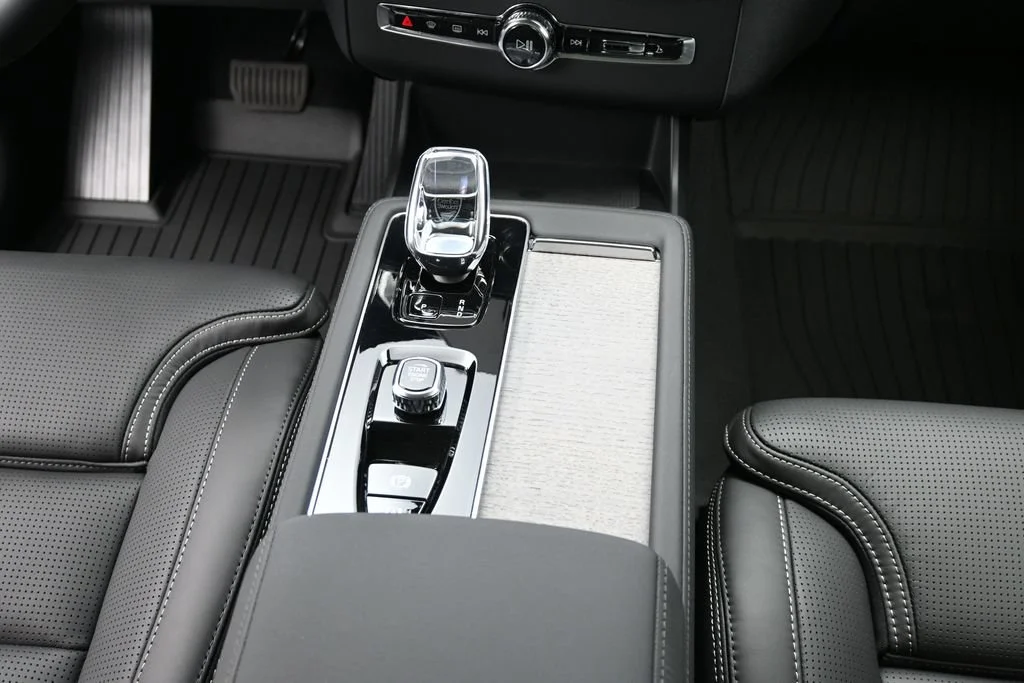 New 2027 Black Volvo B6 Ultra image 20