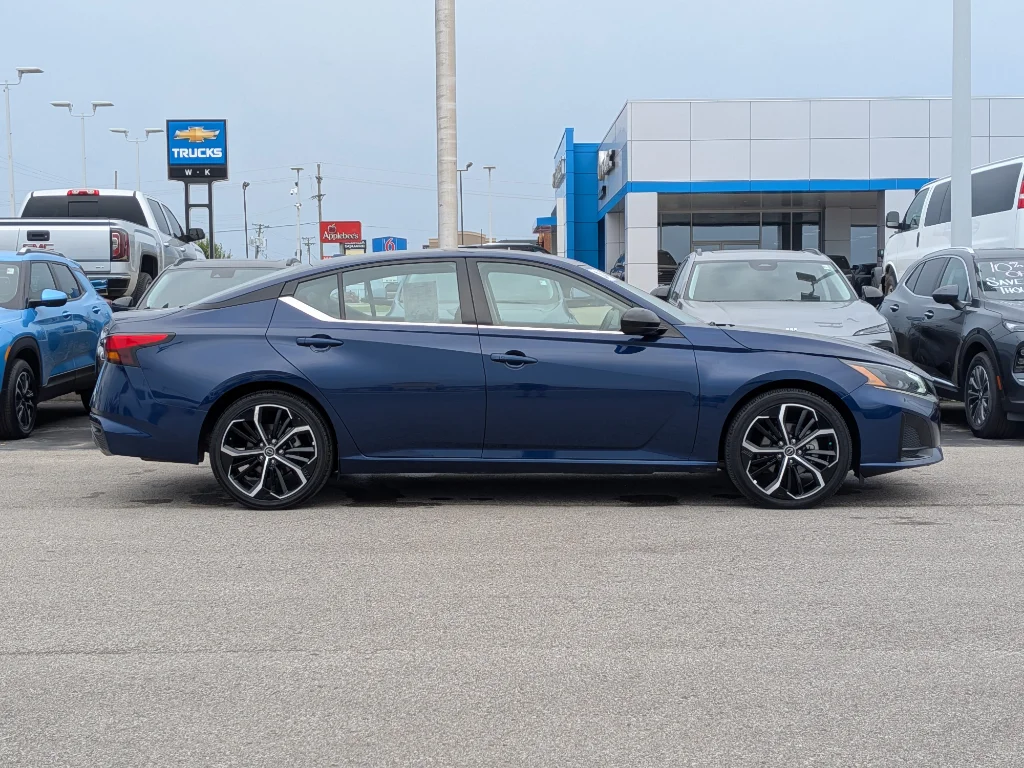 Used 2024 Nissan Altima SR with VIN 1N4BL4CV7RN429303 for sale in Kansas City