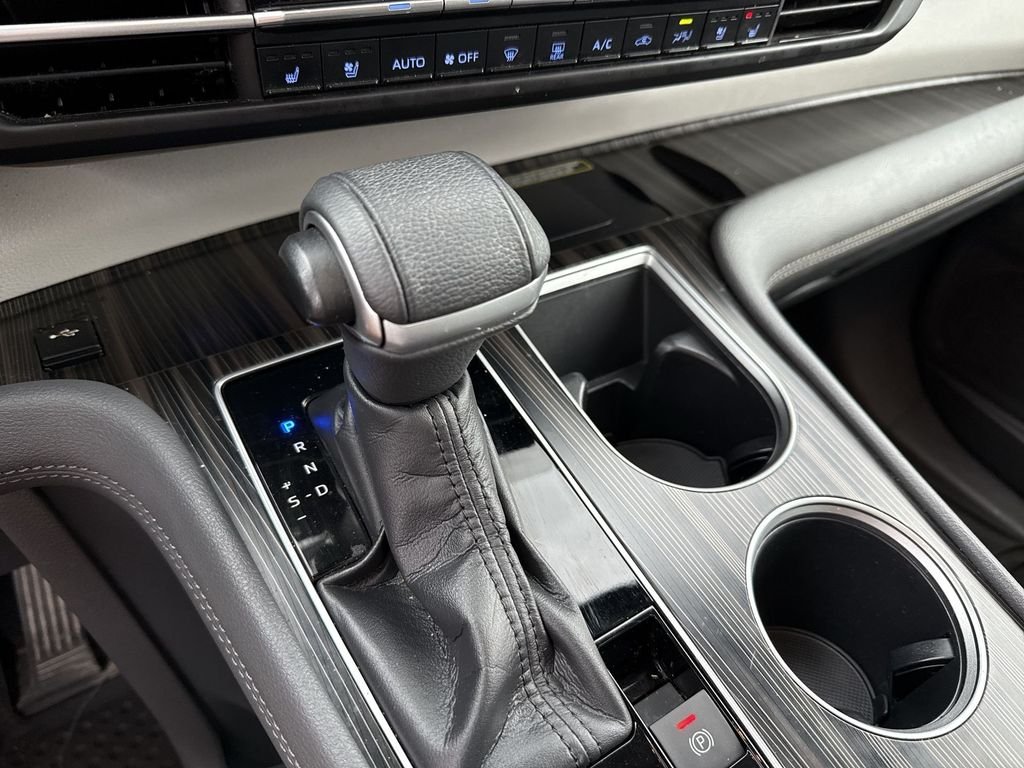 Used 2022 Pearl Toyota Limited image 18