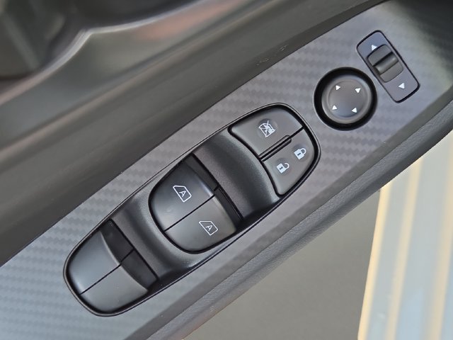 New 2026 White Nissan 2.5 SV image 15