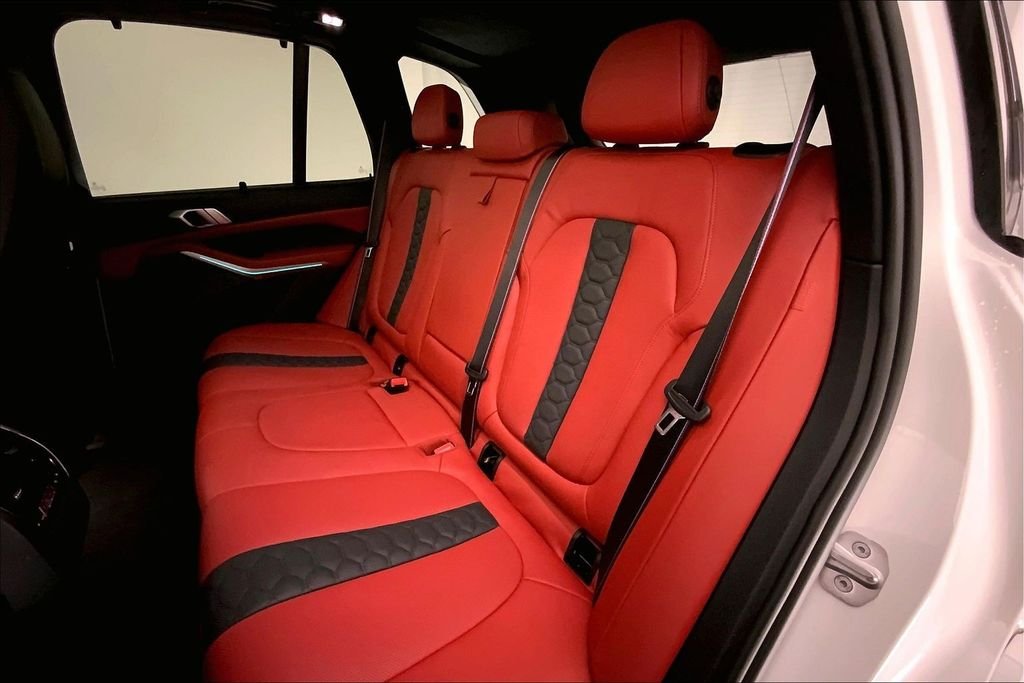 Used 2022 Alpine White BMW  image 14