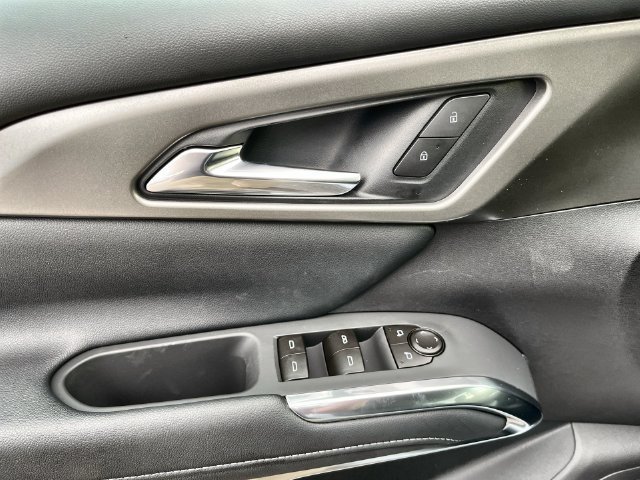2027 Chevrolet Traverse LT - Photo 23