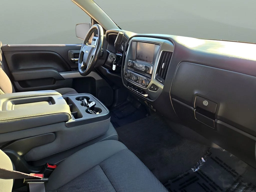 Used 2017 Silver Chevrolet LT image 8