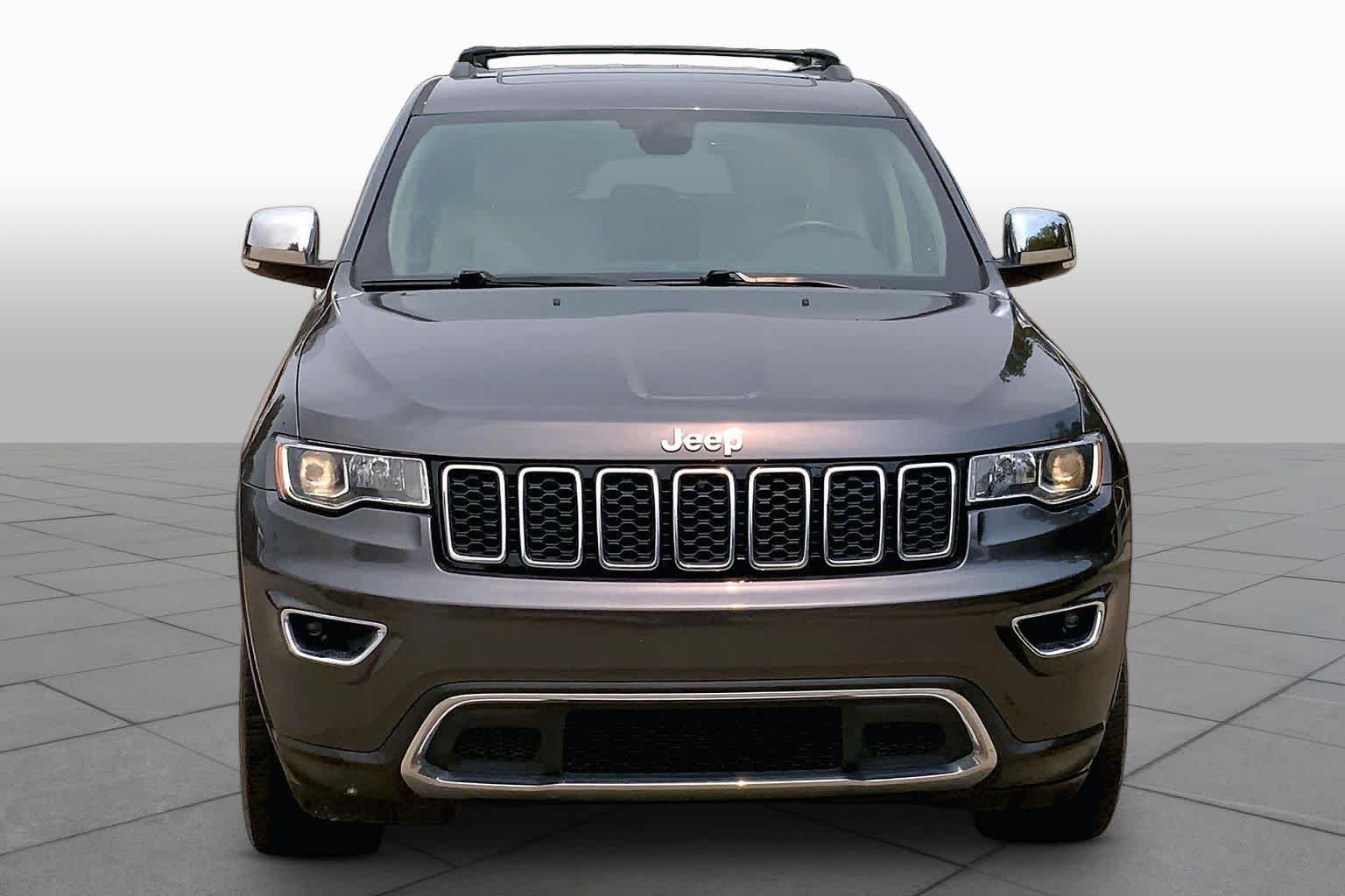 Used 2020 Granite Crystal Metallic Clearcoat Jeep Limited image 4
