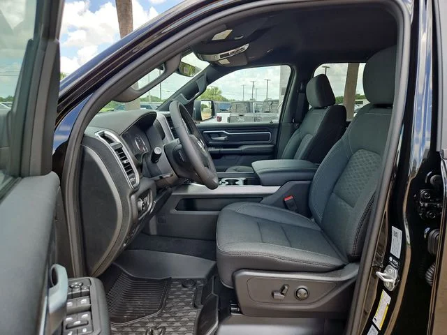 New 2026 Diamond Black Crystal Pearl-Coat Exterior Paint RAM Big Horn/Lone Star image 11