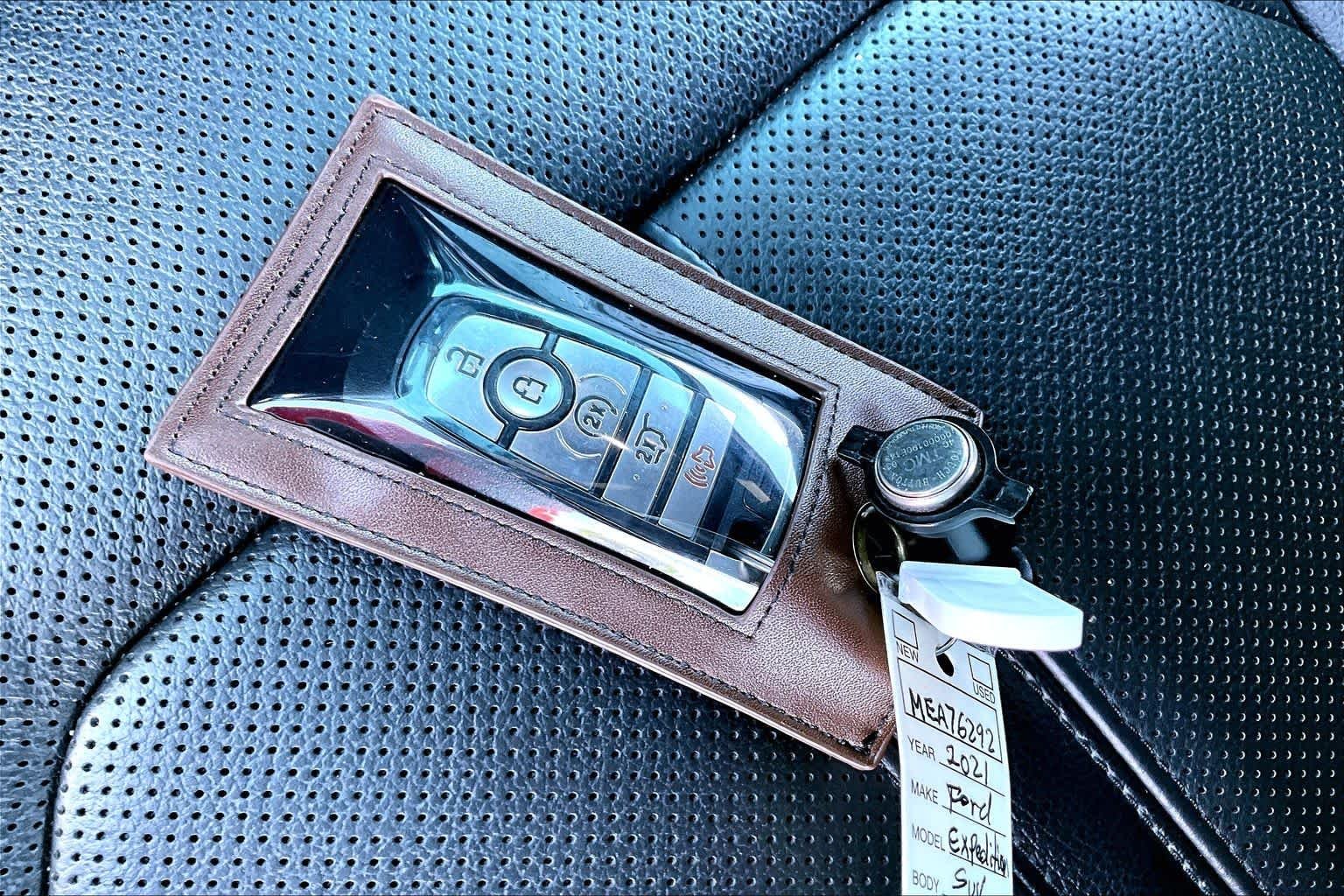 Used 2021 Magnetic Metallic Ford Limited image 15