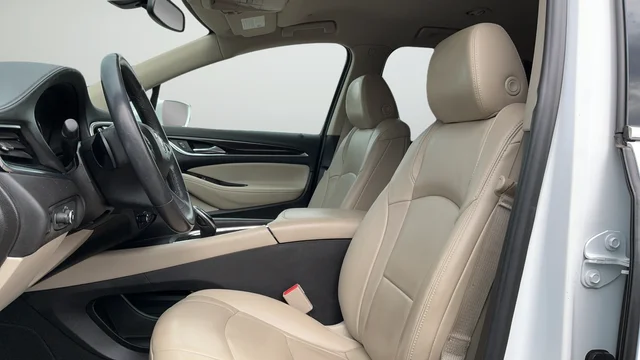 Used 2018 White Buick Essence image 20
