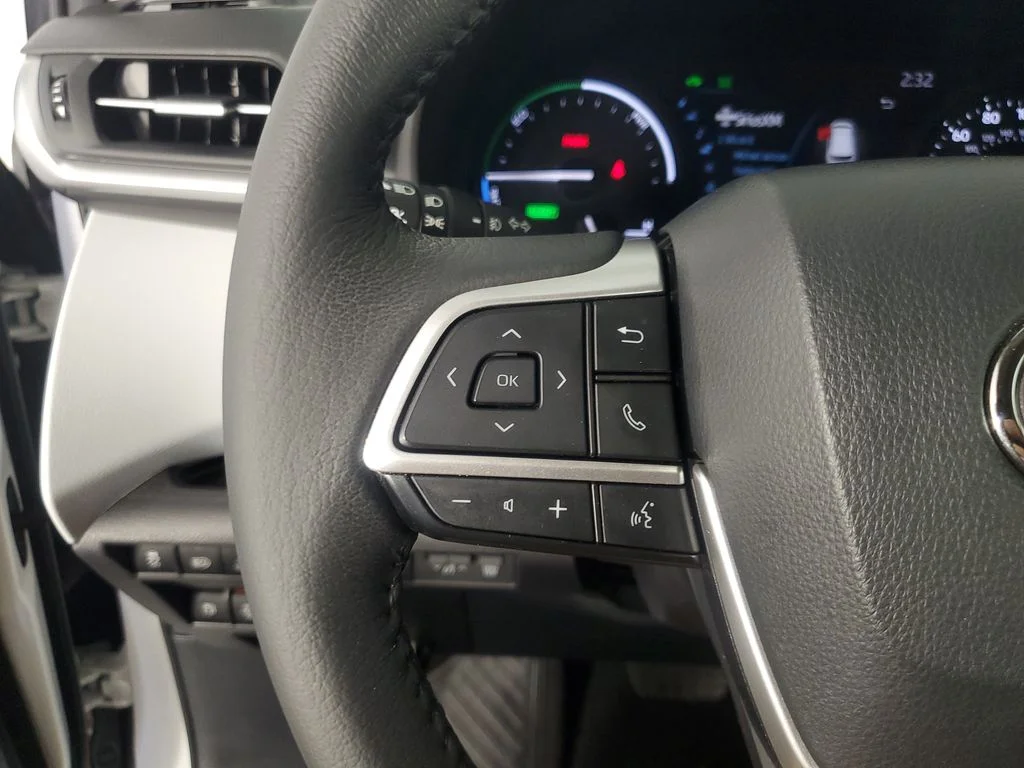 2025 Toyota Sienna XLE - Photo 25