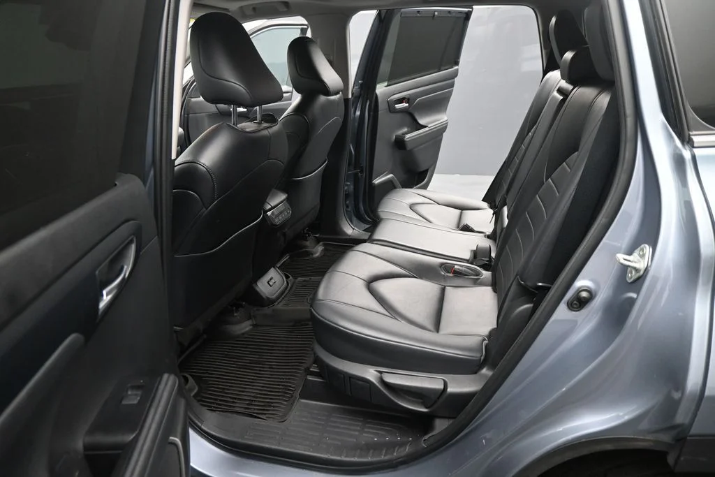 Used 2023  Toyota XLE image 16