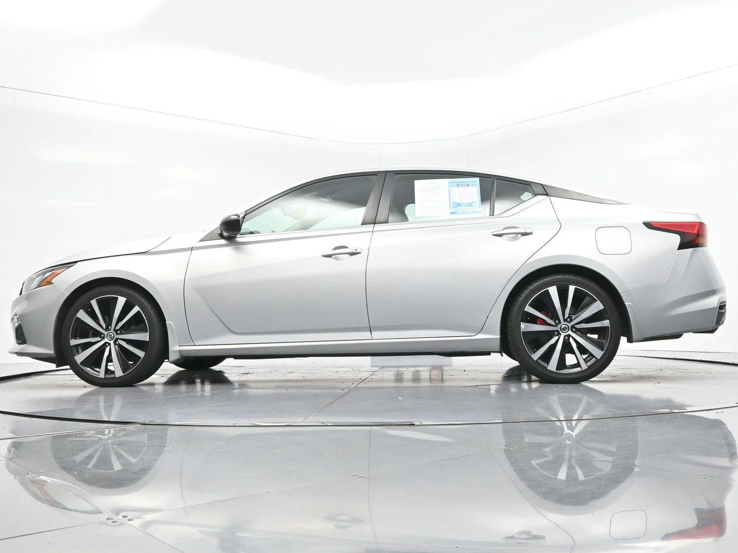 Used 2020 Brilliant Silver Metallic Nissan 2.5 SR image 43