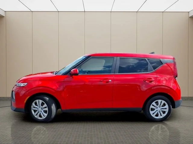 Used 2021 Red Kia LX image 11