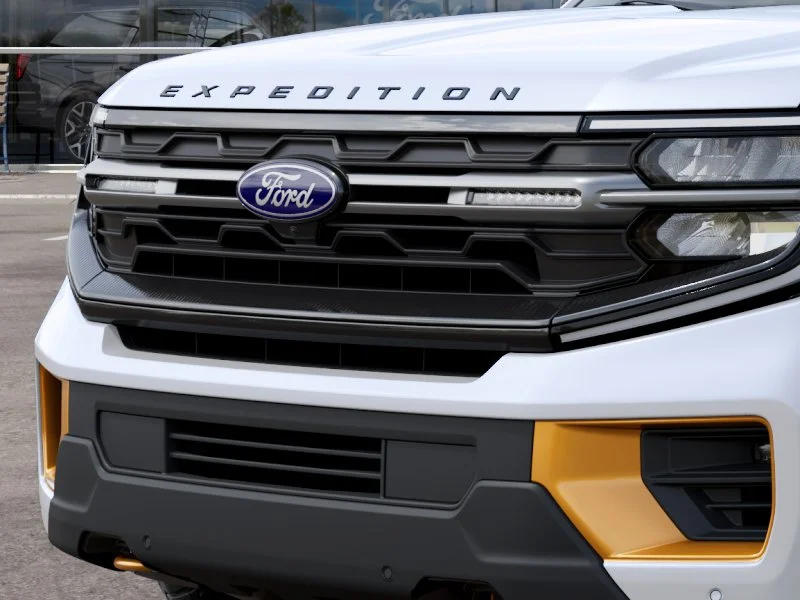 New 2027 Star White Metallic Tri-Coat Ford Tremor image 42