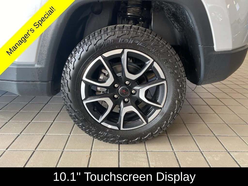 Used 2025 Silver Jeep Trailhawk image 21